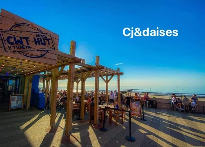 CJ&Daisies Holiday Home Prestatyn Extérieur photo